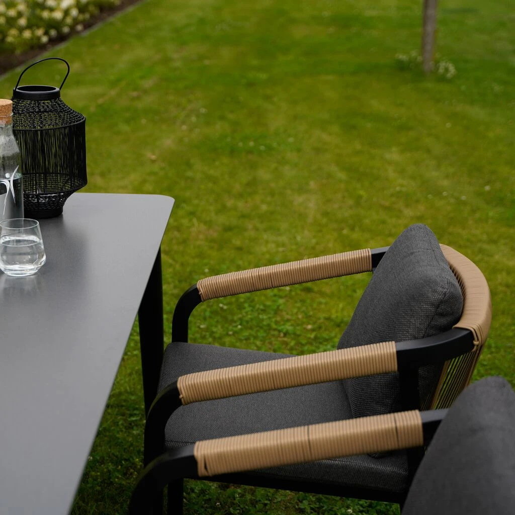 Aluminium Sitzgruppe Für 4 Personen Mit Rundem Tisch - Promiran 7 Aluminium Sitzgruppe Für 4 Personen Mit Rundem Tisch - Promiran – Bild 5