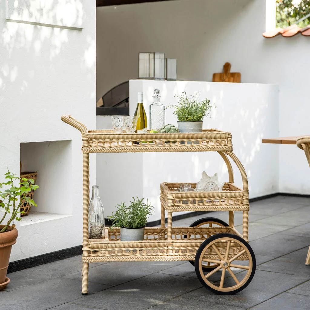 Elegant Geflochtener Servierwagen Mit Rädern Für Den Garten - Servierwagen Silje 5 Elegant Geflochtener Servierwagen Mit Rädern Für Den Garten - Servierwagen Silje – Bild 4