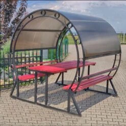 Runde Moderne Sitzgruppe Mit Dach Aus Metall Und Holz Für Außenanlagen - Ahir