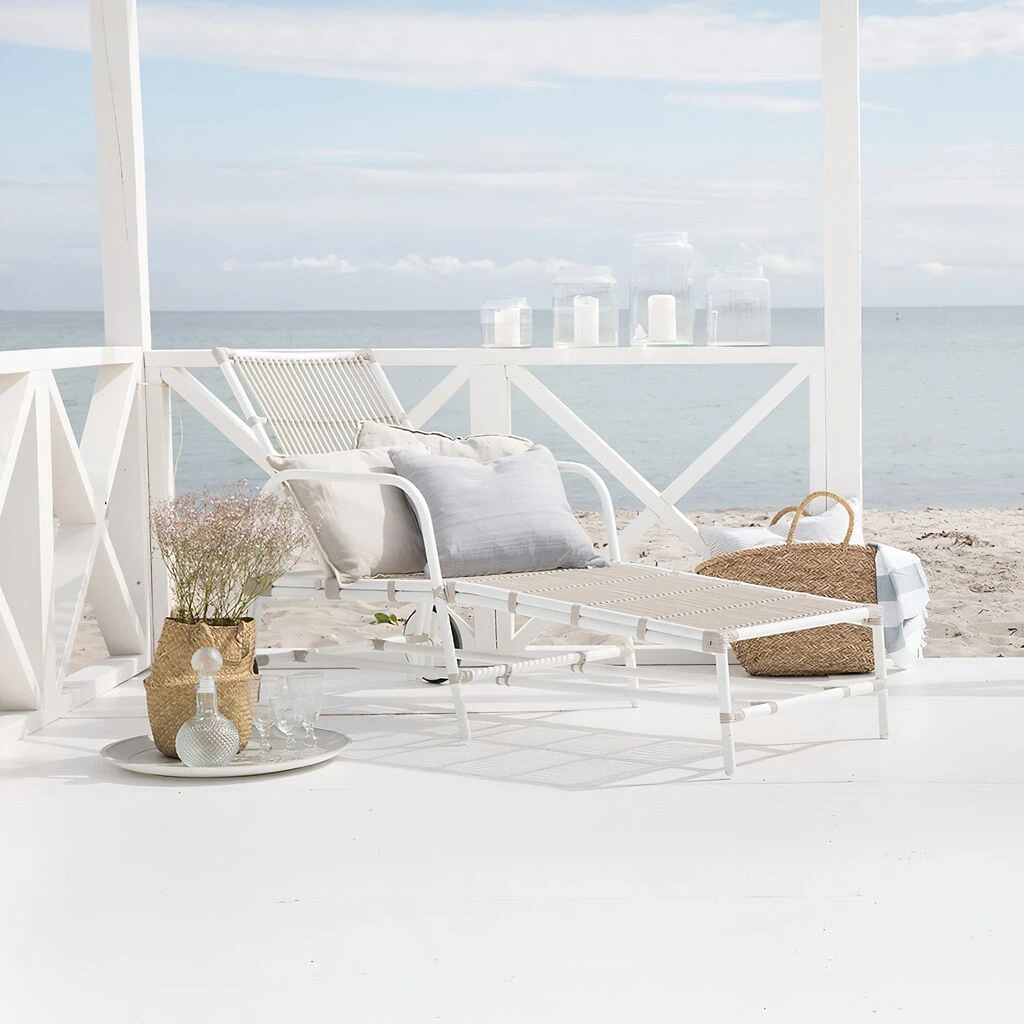 Weiße Sonnenliege Aus Alu-Rattan Mit Rollen - Sonnenliege Gerda 4 Weiße Sonnenliege Aus Alu-Rattan Mit Rollen - Sonnenliege Gerda – Bild 2